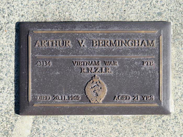 Arthur Bermingham's grave