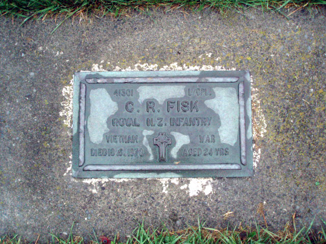 Cecil Fisk's grave
