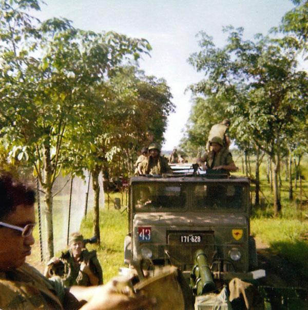 Convoy on the way to FSB Allison, 1970 Convoy on the way to FSB Allison, 1970