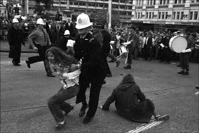 Police remove protesters - 161 Battery parade, 12 May 1971