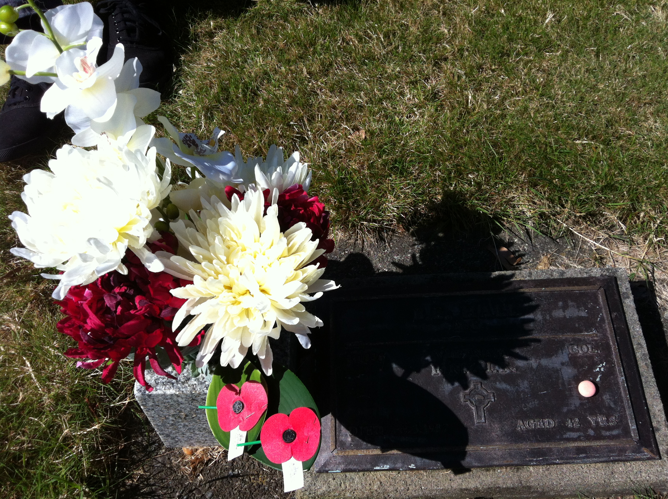 Lieutenant Brian Hall's grave, Anzac Day 2012