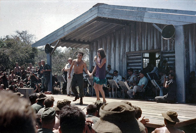 Dinah Lee entertaining troops at Nui Dat, circa 1967