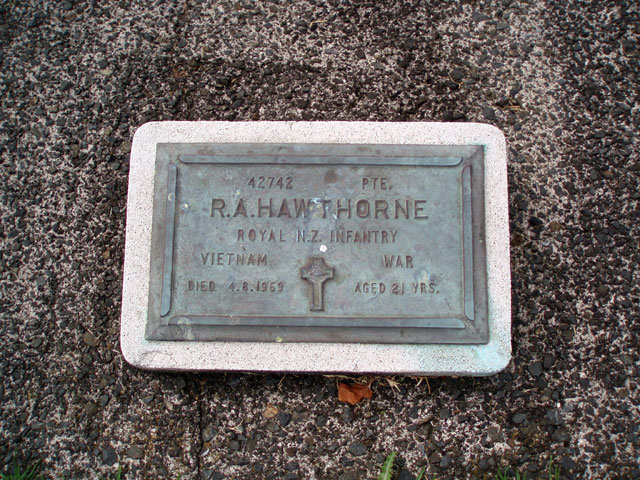 Raymond Hawthorne's grave, 2010 