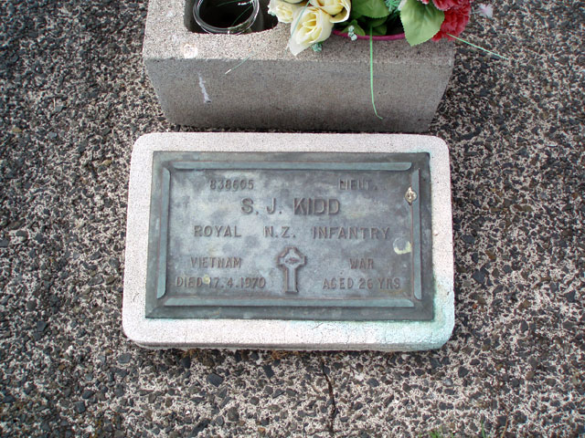 Stanley Kidd's grave, 2008