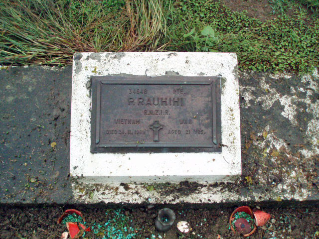 Peter Rauhihi's grave, 2008