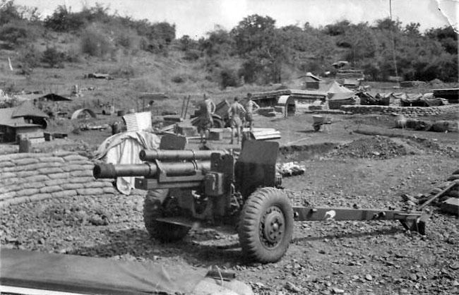 M2A2 Howitzer at the Horseshoe, March 1967 M2A2 Howitzer at the Horseshoe, March 1967