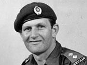 Lt Robert Neil  Upton